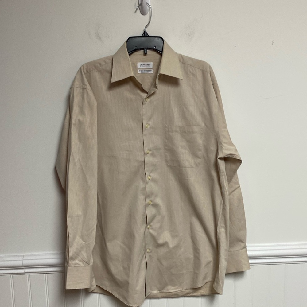 Concepts By Claiborne long sleeve size 16 34/35 Beige